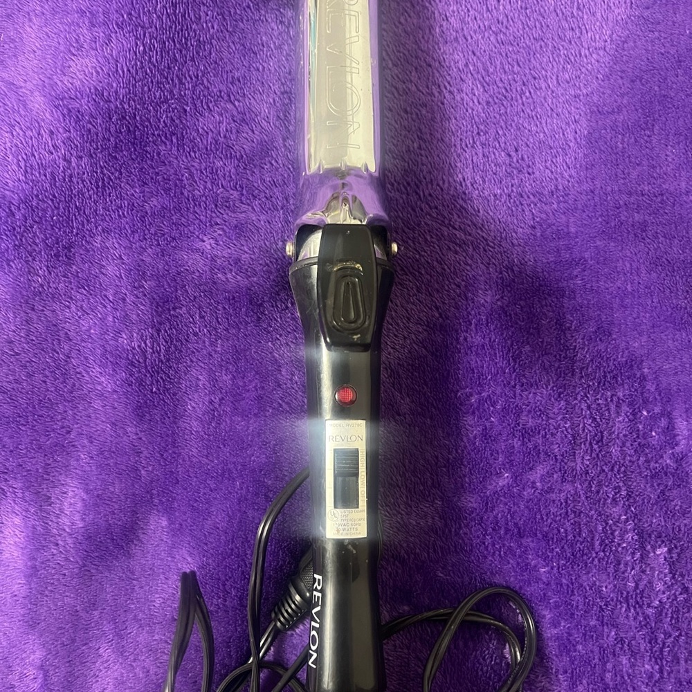 Revlon Curling Iron Model RVIR1004C Adjustable Heat 1.5" 30W - Tested & Working - Picture 2 of 6